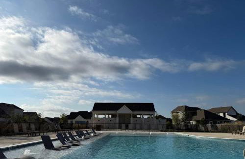 Spacious 4BR Oasis - Pool - Patio - 8 Min to Kalahari - Foto 29