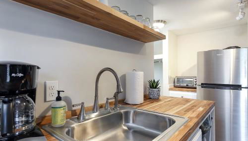 Modern Mid-Century Downtown AC Walkable - Photo 3