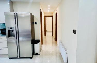 2 Bedroom Flat or Appartment near Heathrow with Garden - Photo 12