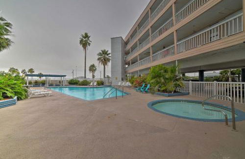 Updated Front Beach Condo with Resort Amenities! - Foto 26