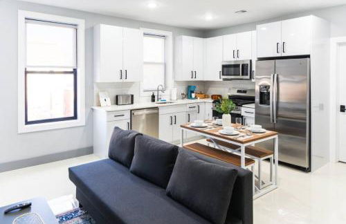 Stylish Two Bedroom Apartment with Free Indoor Parking - Foto 19