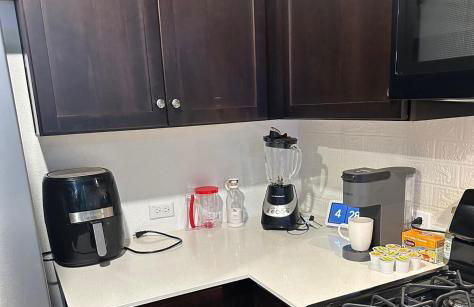 Cozy Stay with Pool Relax with Easy Access to Highway - Foto 40