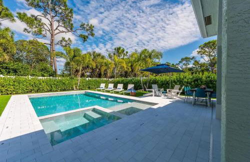 Opulence & Serenity at Our Luxury Home in Jupiter! - Photo 11