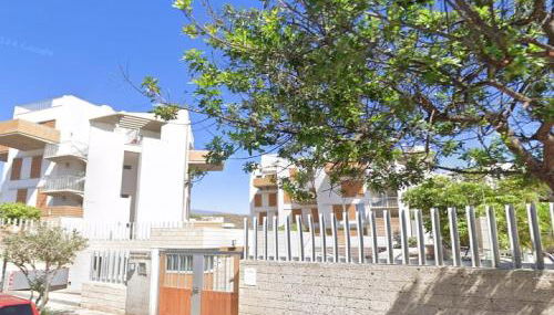 Stunning Chic Penthouse retreat in front of the beach - Foto 4