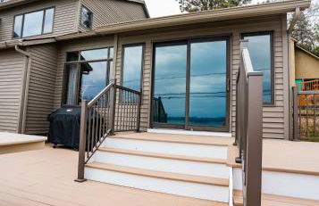 Crystal Lake Hillside with Private Sandy Beach - Foto 3