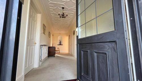 Spacious bungalow with large private garden - Photo 3, Lobby or reception