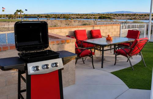 RIVERFRONT RUBY RED HOME WITH PRIVATE DOCK & View - Foto 4