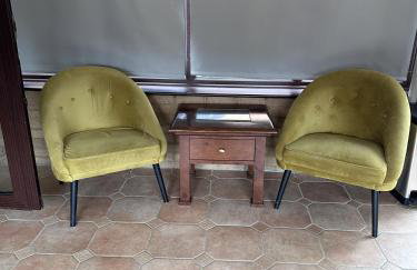 Ashsons Cosy Studio Apartment Free Parking For Car or Small Van Only - Photo 10