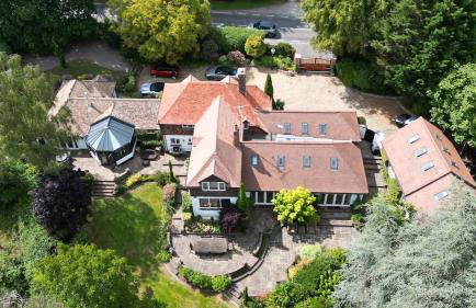 Modern Loft, spectacular grounds, pool & hot tub - Foto 28