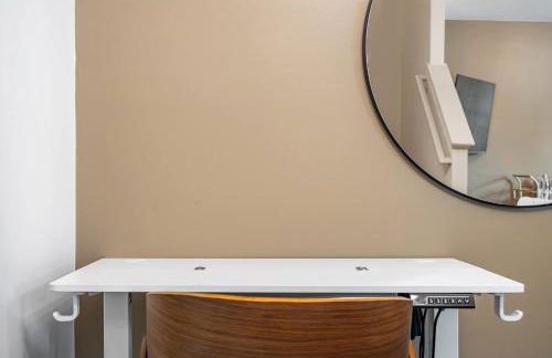 4BR Townhouse King Bed 2-Story Near NC State - Foto 20