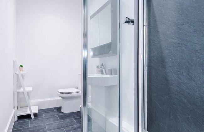 Cosy 2 Bed Apt Old Dutch Embassy - Foto 12