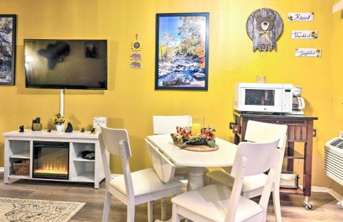 1 Mi to Lake Lure! Couples Retreat with Resort Perks - Foto 4