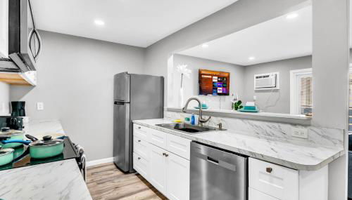 Modern 2BD 2BA Flat Gym and Pool Heart of Downtown - Foto 3