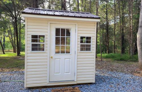 Private Pet-Friendly Cabins with Fire Pit for Nature Escapes in Clear Spring, Maryland, for Memorable Family Glamping Trips - Photo 31