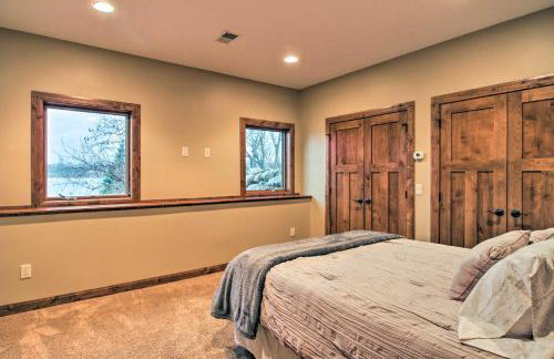 Dock, Hot Tub and Game Room Luxe Lake Latoka Home - Foto 32