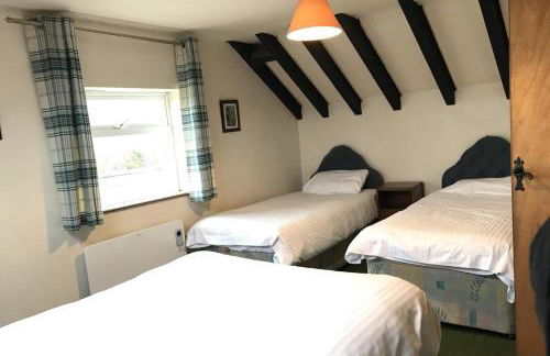 Cottage on Exmoor - Sleeps 8 & Parking - Photo 2