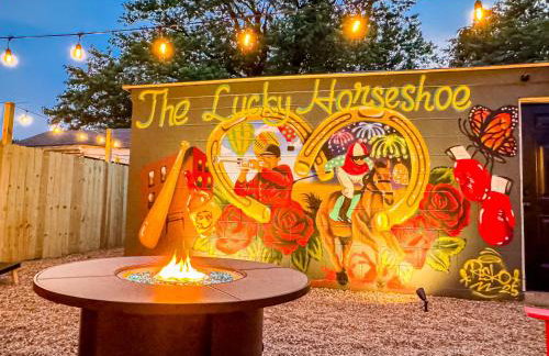 The Lucky Horseshoe 4BR Derby Side Retreat - Foto 1