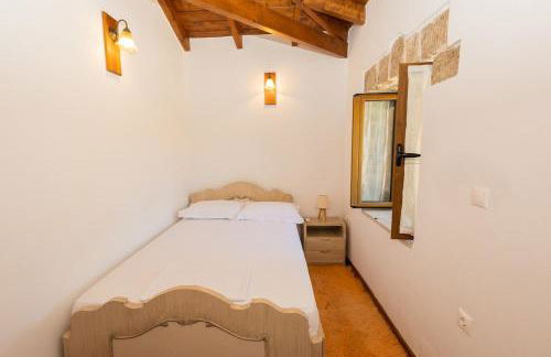 Cheerful 3 bedroom cottage with indoor fireplace - Foto 32