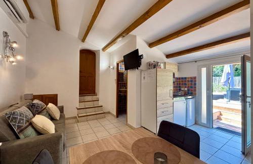 Studio 2 personnes - climatisé, terrasse, parking - Foto 7