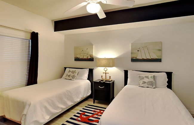 Summerwinds by SVR - Photo 2