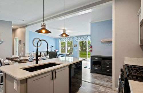 Bayfront Escape Hot Tub, Kayaks Dogs Welcome - Photo 26