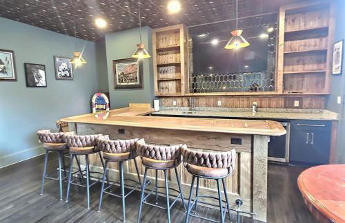 Sleeps 30+ • 10BR Mansion •Events • Bar • Backyard - Foto 3