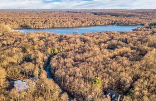 Big Bass Hideaway with Hot Tub - Foto 70