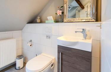 Friendly Home - "Helles Dachstudio" Köln Bonn Phantasialand - Foto 23