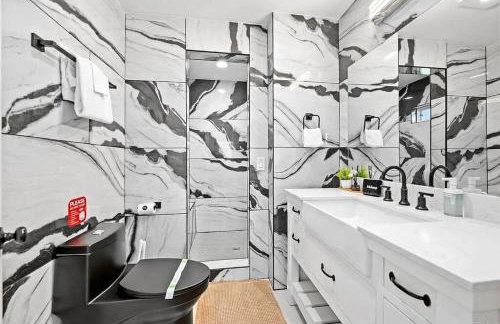 Mountains Views with Pool & Basketball, Relax & Play! - Foto 23