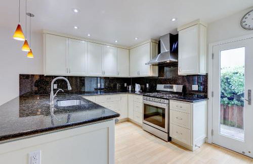 Santana Row Garden Retreat Private Executive Residence with Koi Pond and Waterfall Walk to Santana Row Valley Fair Dining and Shopping Private Entrance - Photo 16