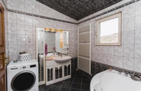 Gorgeous Home In Neoric With Sauna - Photo 14