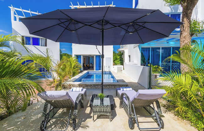 3-BR Villa with Pool & Rooftop Jacuzzi - Foto 1