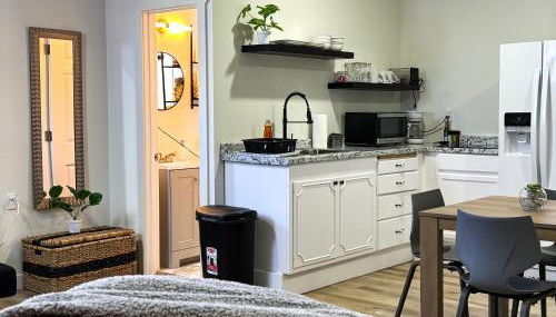 Comfy Studio in Sandy Utah Pvt Entry WFH B - Foto 4