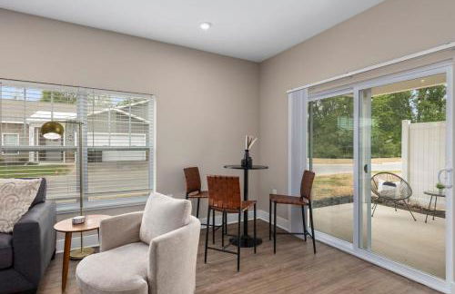 Modern 2BR 2BA New Build Condo with Garage & Patio - Foto 16