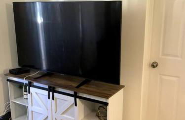 Cozy Centrally-located Condo in Honolulu - 30 day minimum stay - Photo 11