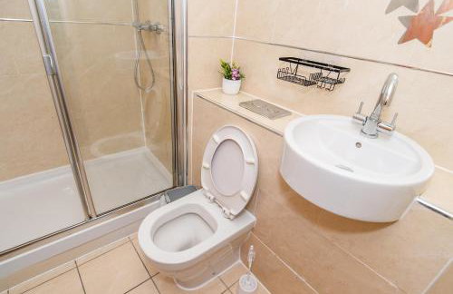 City Center, Free WiFi for Contractor, Family - Foto 21