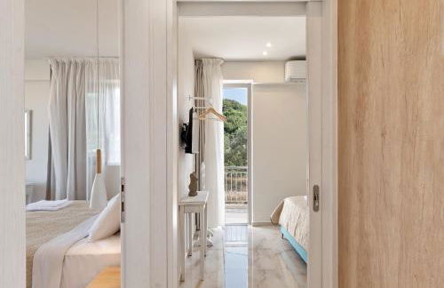 New cozy apartments in Crete Coast with pool and dining area - Photo 4