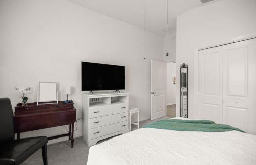 2BR Home with Golf Cart and Pool - Foto 10