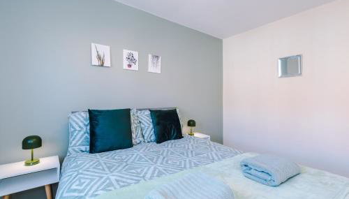 3 Bedroom Semi-Detached Home Sleeps 5 with Driveway - Foto 5, towels