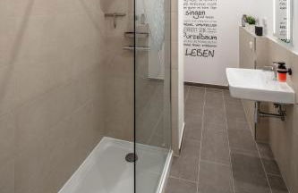 Goethe Palais Suite Charlotte 4P l Lift I ParkplatzI Zentrum I Helios - Photo 13