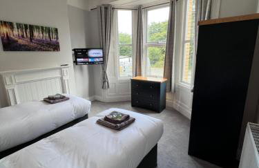 Sparkling Space - Twin or King Beds - Photo 32