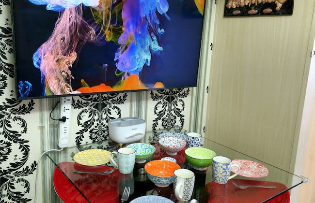 High-Tech Studio at Grass Residences -2 persons only, Quezon City - Foto 13