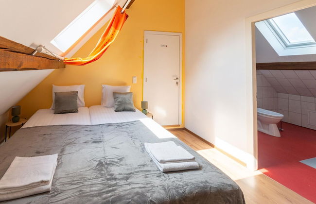 Family Villa Near Lake - Photo 8