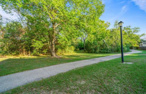 Townhome - Convenient Location - Foto 31