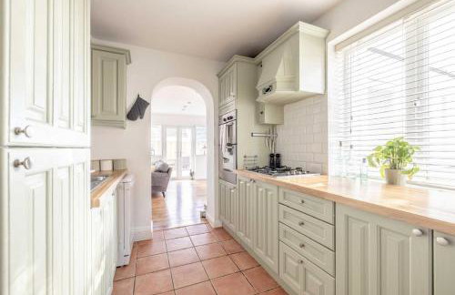 Large 6BR Home Sleeps 12 Free Parking & WiFi - Foto 15