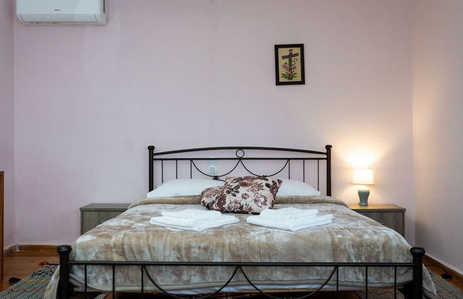 Fani's House Under Meteora - Photo 4