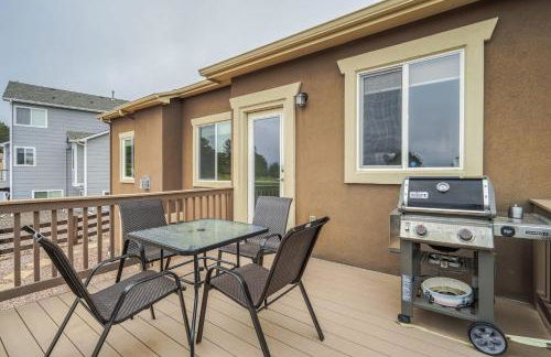 Mountain Breeze Villa w Mountain Views and Air Hockey - Foto 40