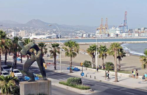 Neptuno Apartment: Sun, beach and relax in Huelin - Photo 1