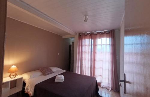 Hospedagem Doce Lar Casa Violeta - Foto 11