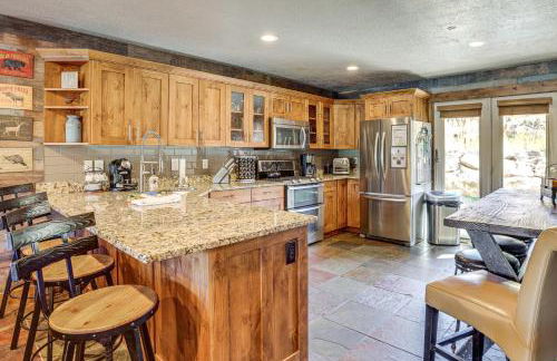 Ski, Hike and Relax Eden Condo with Hot Tub Access - Photo 2